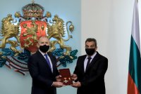 снимка 4 Президентът Радев връчи високи държавни отличия на български творци и общественици