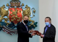 снимка 3 Президентът Радев връчи високи държавни отличия на български творци и общественици