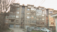 Жители на блок в Русе искат нормален достъп до домовете си
