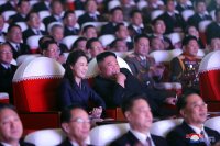 Тайнствената г-жа Ким: Съпругата на севернокорейския лидер се появи след дълго отсъствие