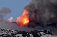 снимка 1 Вулканът Етна изригна отново (Видео, снимки)