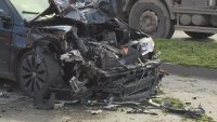 снимка 4 Тежка катастрофа с челен удар затрудни трафика във Варна (СНИМКИ)