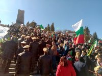 Хора от всички краища на България се събраха на връх Шипка