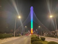 Българското знаме огря емблематичния мост Милениум