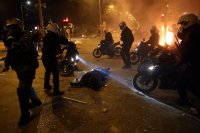 снимка 2 Протести срещу полицейското насилие в Атина