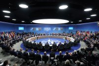 "НАТО 2030": Как съюзът ще излезе от "мозъчната смърт"