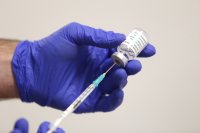 ВМА поставя "Астра Зенека" до 14 март на направилите онлайн резервация за ваксина