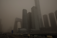 Пекин е засипан от пясъчна буря