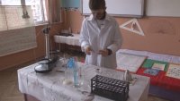 Петокласник от родопско село написа помагало по химия за 7. клас