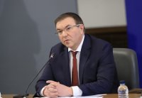 Министър Ангелов: Според системата за записване в България не е поставяна ваксина на починалия гръцки студент
