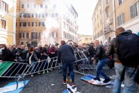 снимка 6 Протести в Италия: В Рим се стигна до сблъсъци