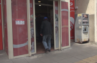 Задържаха въоръжен мъж след обир на магазин в Бургас