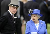 Ще абдикира ли кралица Елизабет II след смъртта на принц Филип?