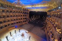 Отварят оперите в Италия