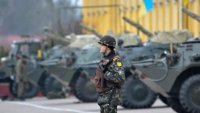 Русия изтегля войските край границата с Украйна и започва мащабни маневри в Крим