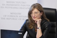 Екатерина Захариева: Огромна армия от жени-герои ни помага да се справим с пандемията