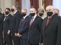 снимка 2 Новите министри се заклеха и се заеха с работа (Снимки)