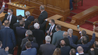 Спор в парламента доведе до прекратяване на днешното заседание