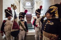 снимка 1 Франция отбелязва 200 години от смъртта на Наполеон (СНИМКИ)