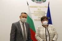 Министър Балтова на среща с посланика на Украйна: Работим за доверието на туристите