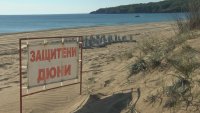 Бетонни блокове на плаж "Смокиня" предизвикаха недоволство