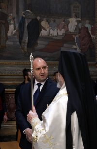 снимка 15 Аудиенцията на президента Радев при папа Франциск в снимки
