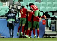 снимка 2 Младежите на Португалия са на полуфинал след мач с 8 гола