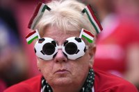 снимка 14 Унгария рухна пред европейските шампиони и рекордьора Роналдо