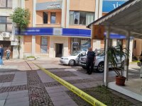 Задържаха мъжа, ограбил банка в Дупница
