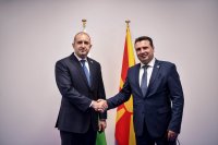 Заев идва в България, президентът Радев очаква "активен политически диалог"