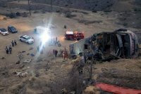 17 души загинаха след автобусна катастрофа в Перу