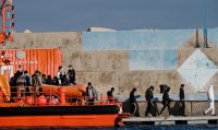 Подновиха издирването на изчезнали край бреговете на Канарските острови мигранти