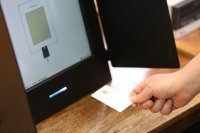 Удостоверени са машините за гласуване на частичните местни избори в неделя