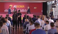 Моуриньо прекъсна пресконференцията си, за да отстрани проблем (Видео)