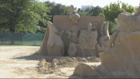 Изкуство от пясък: Как се правят пясъчни фигури?