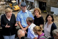 снимка 8 Меркел посети пострадалите от наводненията райони (СНИМКИ)