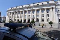 Сигнал за взривно устройство затвори Съдебната палата в София