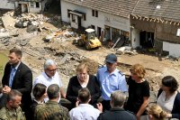 снимка 6 Меркел посети пострадалите от наводненията райони (СНИМКИ)