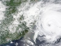 Китай се подготвя за тайфуна Ин-Фа
