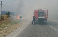 Пожар избухна на Е79 край село Мурсалево (СНИМКИ)