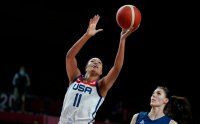 Баскетболистките на САЩ минаха през Сърбия за място във финала