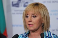 Мая Манолова настоява полицаите от записа с насилие да бъдат изслушани в НС