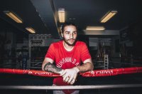 Внукът на Мохамед Али извоюва първата си победа в професионалния бокс