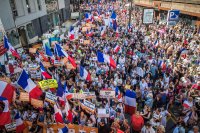 Пети уикенд на протести срещу мерките във Франция
