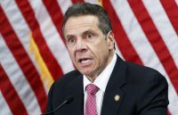 Губернаторът на Ню Йорк подаде оставка