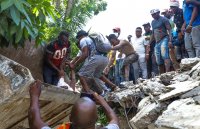 Над 300 души загинаха след мощното земетресение в Хаити