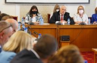 Иван Гешев се яви за изслушване в правната комисия