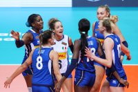 Италия разплака Сърбия насред Белград и триумфира на ЕвроВолей 2021 за жени