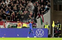 ФИФА ще разследва действията на унгарските фенове срещу Англия