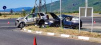 снимка 3 Жена загина, а две деца са ранени в тежка катастрофа на пътя Казанлък - Шипка